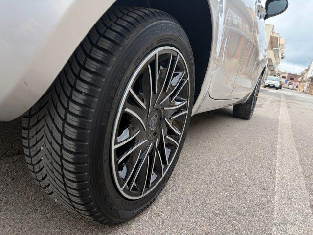 LANCIA Ypsilon 1.2 69 CV 5P Gold