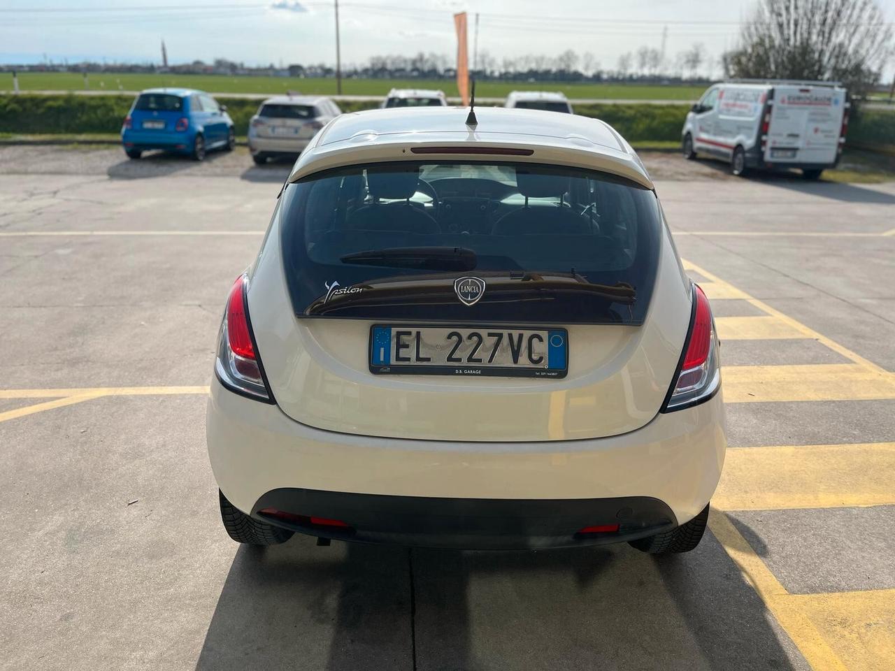 Lancia Ypsilon 1.2 69 CV 5 porte S&S Gold