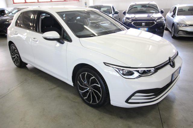 VOLKSWAGEN Golf Life 1.0 eTSI 110 CV DSG