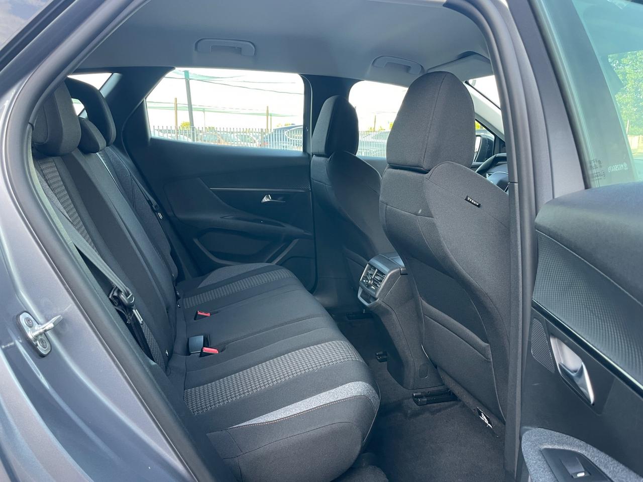 Peugeot 3008 BlueHDi 130 S&S EAT8 Active Pack
