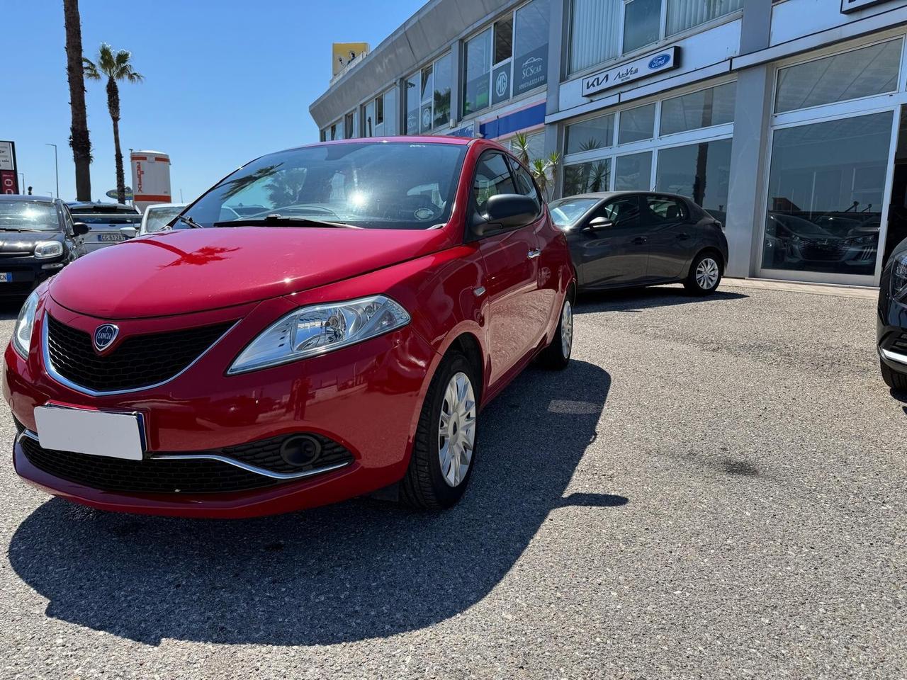 Lancia Ypsilon 1.2 69 CV 5 porte GPL Ecochic Silver