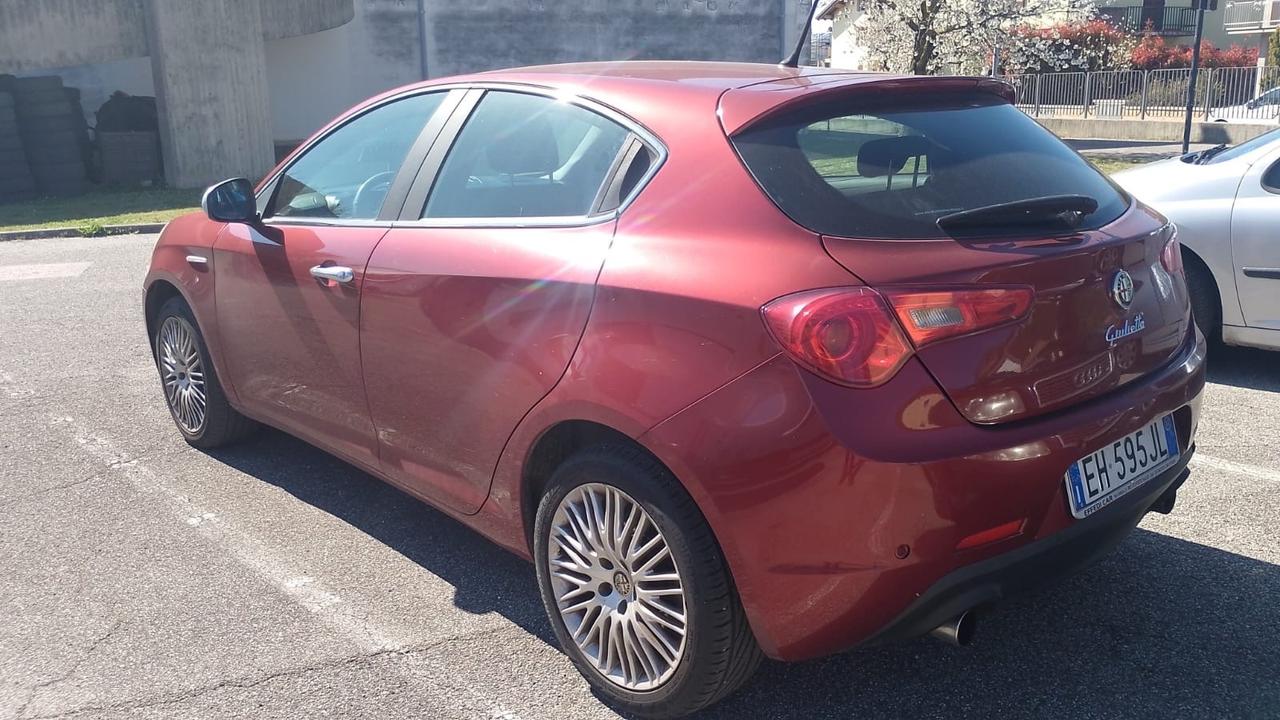 Alfa Romeo Giulietta 2.0 JTDm-2 - 2011