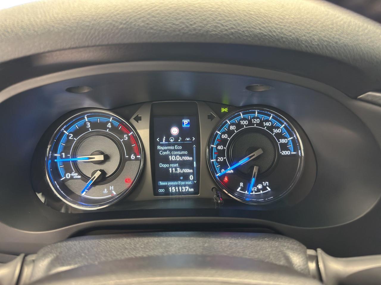 Toyota Hilux 2.8 d double cab Invincible 4wd auto