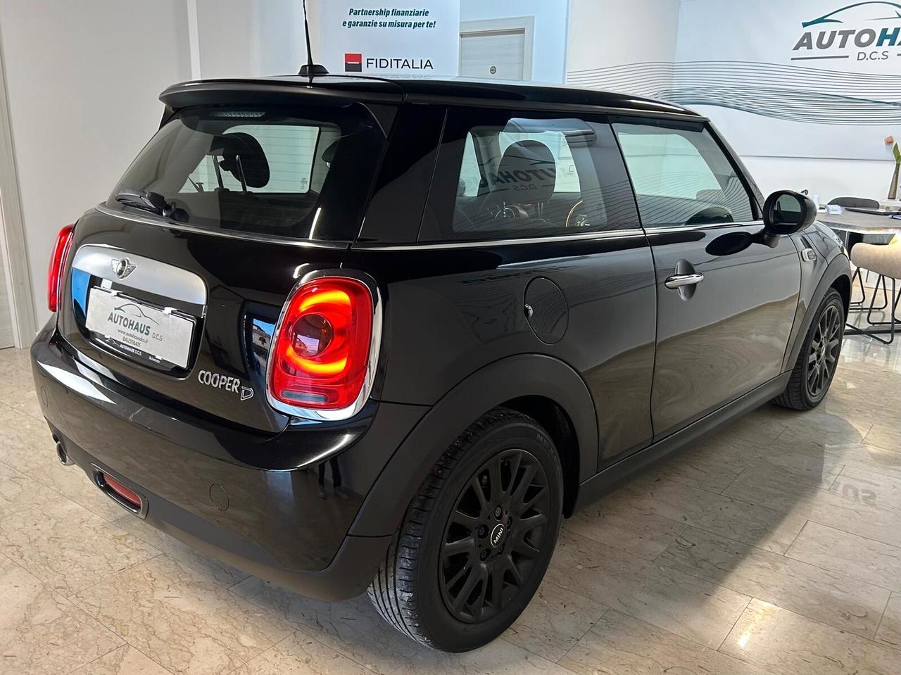 MINI COOPER D 1.5 DIESEL TOT BLACK FARO LED