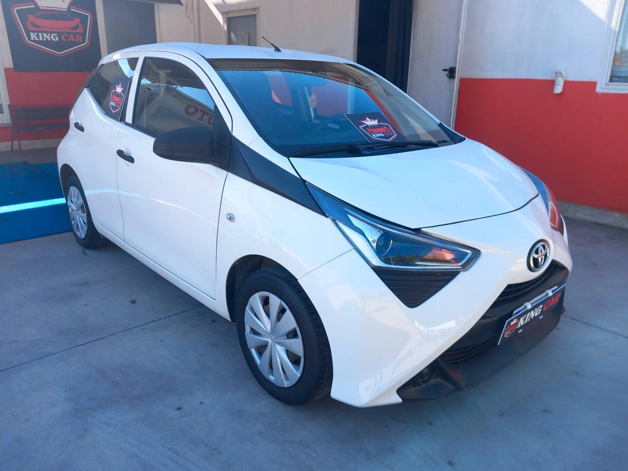 Toyota Aygo Connect 1.0 VVT-i 72 CV 5 porte x-play