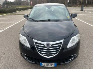 Lancia Ypsilon 1.2 69 CV 5 porte S&S Platinum