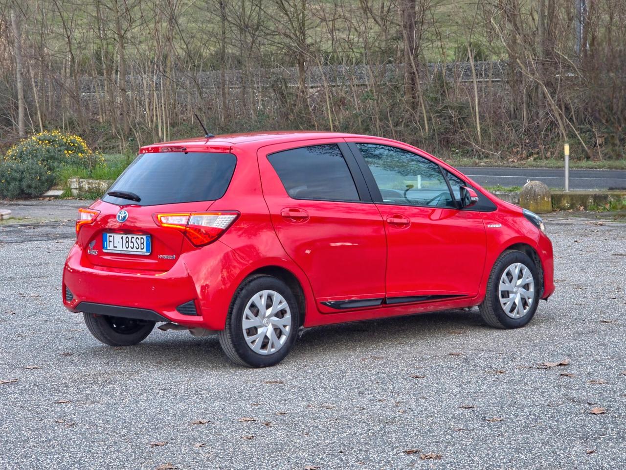 Toyota Yaris 1.5 Hybrid 5 porte Business 2017-E6B Automatico