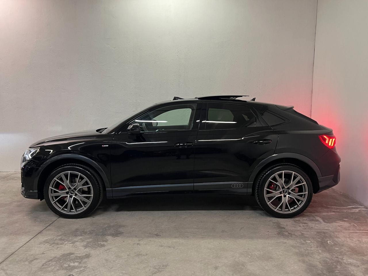 Audi Q3 Spb 45 Tfsi 245 Cv Quattro Identity Black Tetto