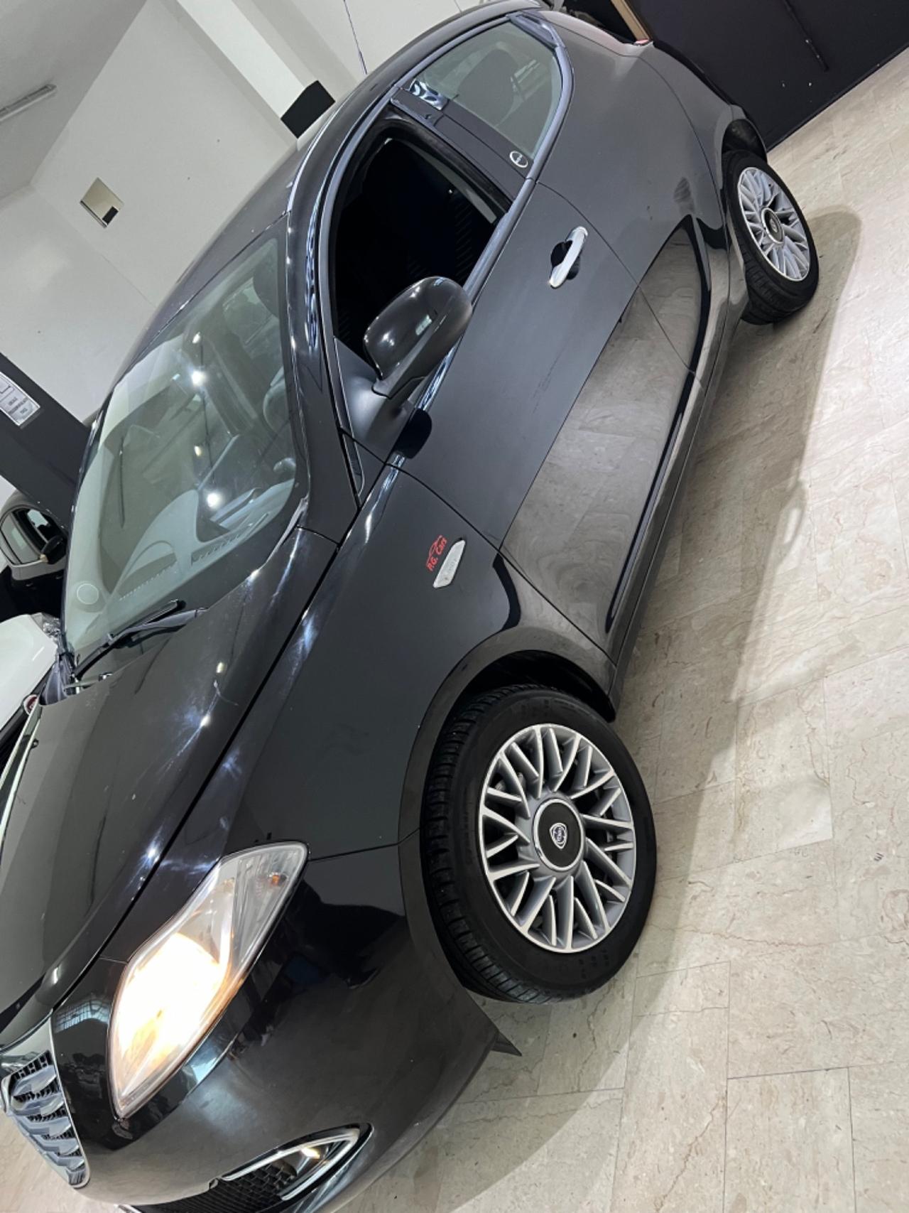 Lancia Ypsilon 1.2 69 CV 5 porte GPL Ecochic Platinum