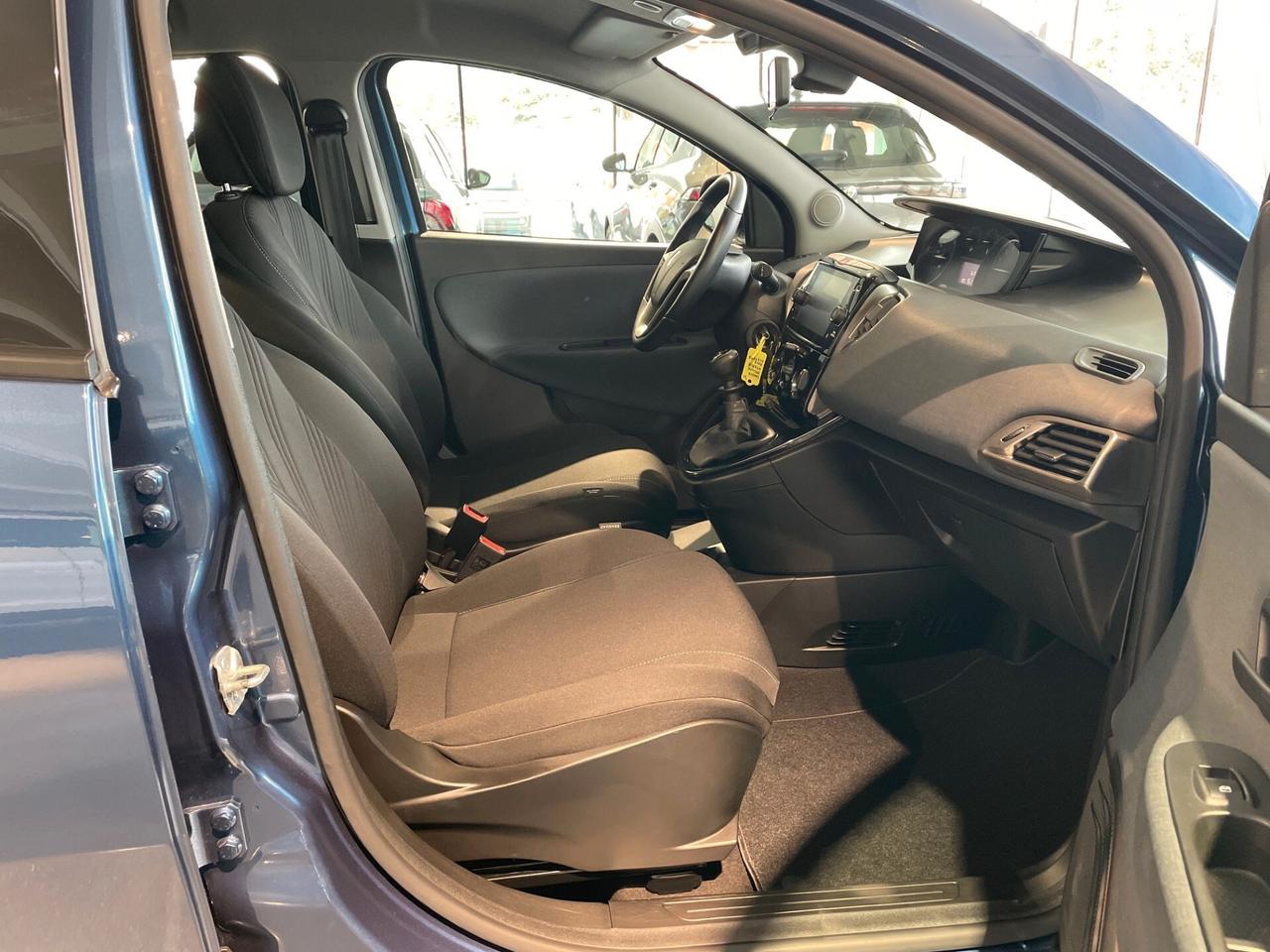 Lancia Ypsilon 1.0 FireFly 5 porte S&S Hybrid Gold