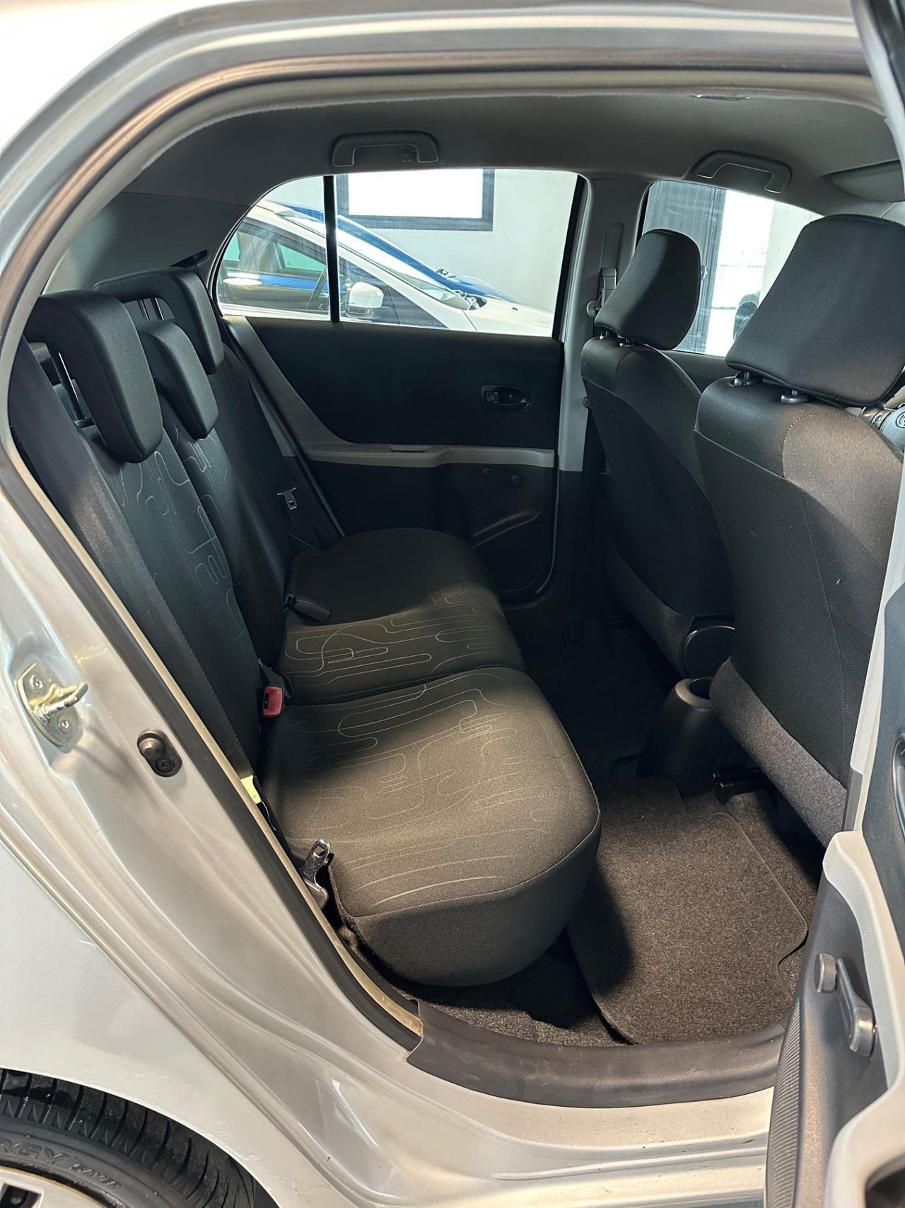 Toyota Yaris 1.0 5 porte Luxury pack