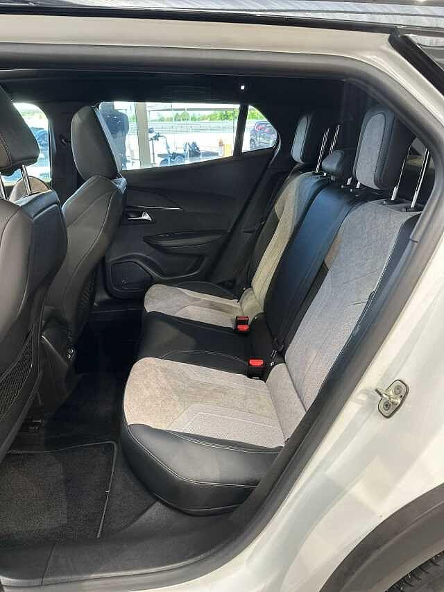 Peugeot 2008 motore elettrico 136 CV GT Pack