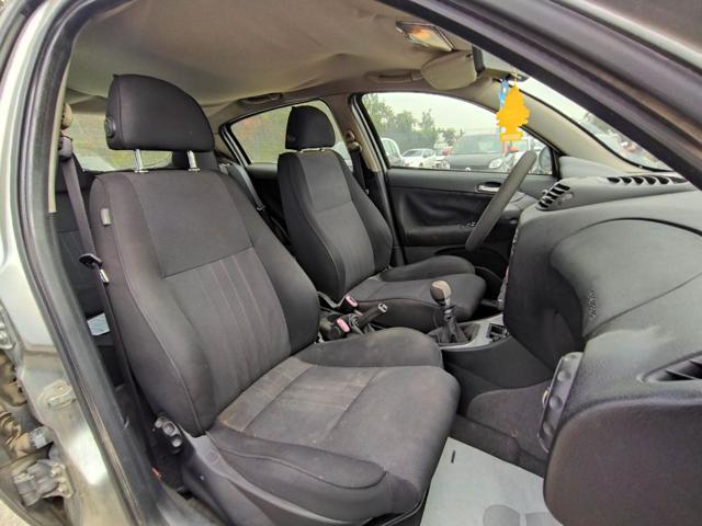 ALFA ROMEO 147 1.9jtm 120cv CLIMA STEREO FENDINEBBIA