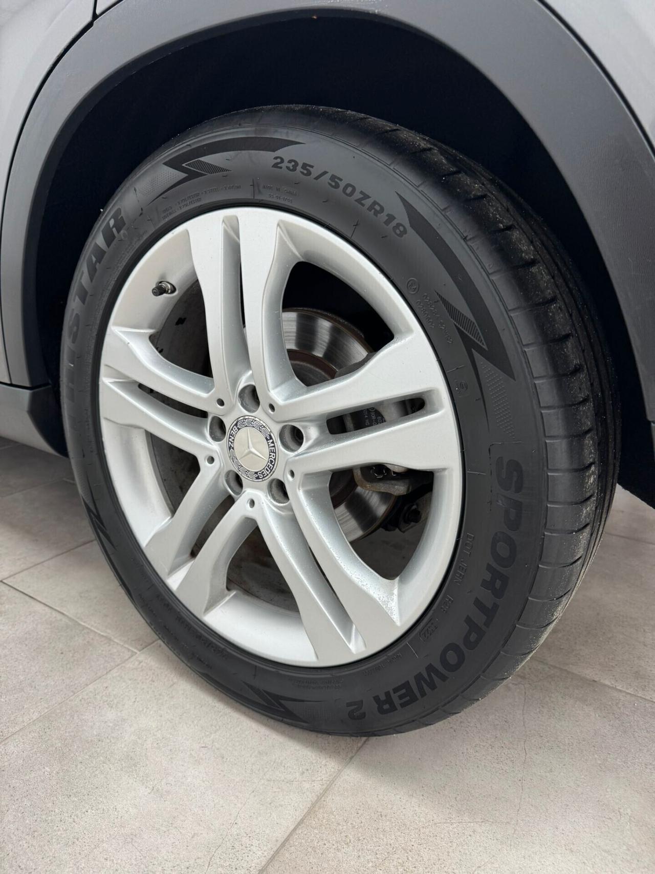 MERCEDES-BENZ GLA 200 D AUTOMATC PREMIUM