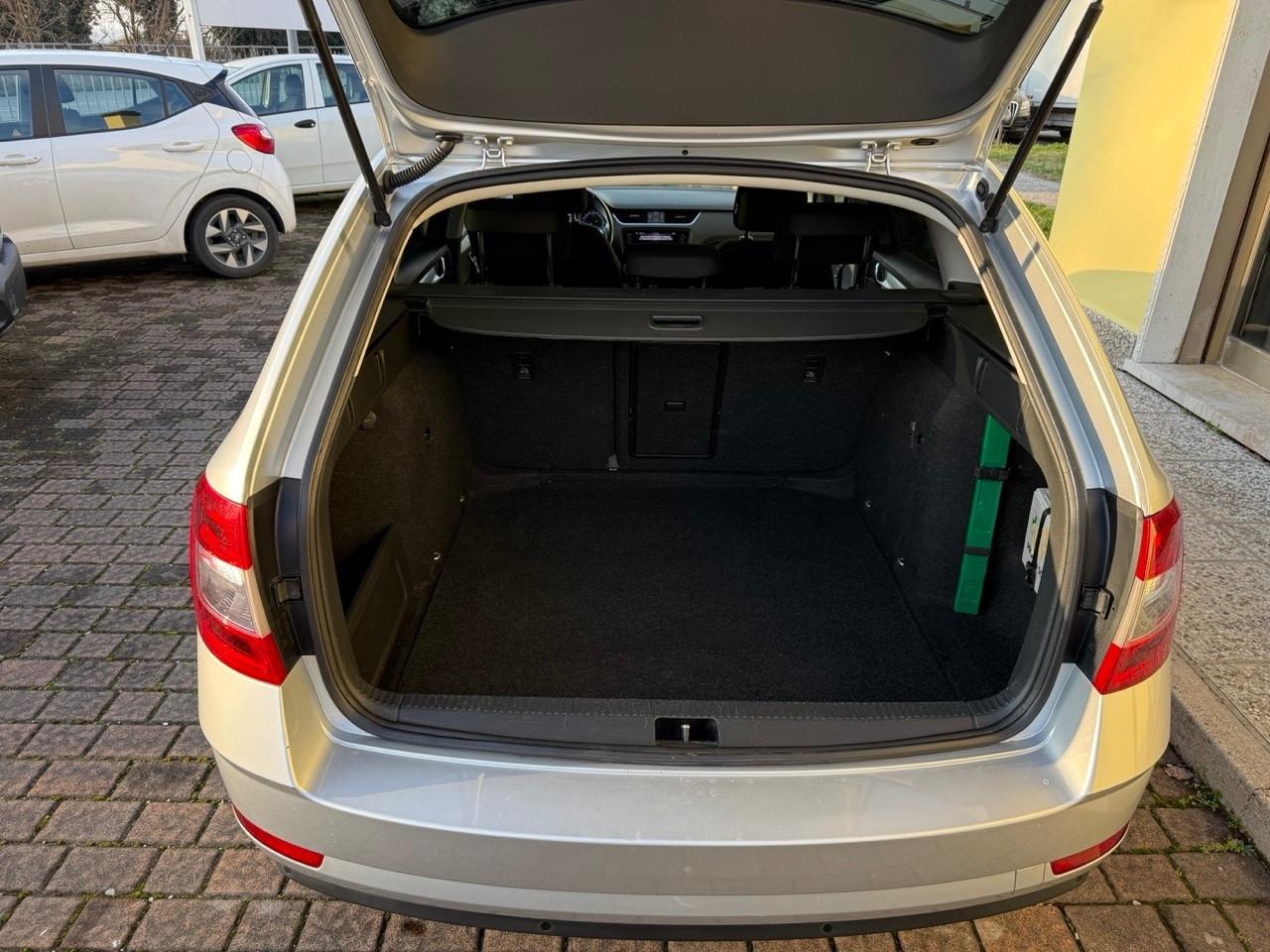 Skoda Octavia 1.6 TDI CR 115 CV DSG Wagon Executive