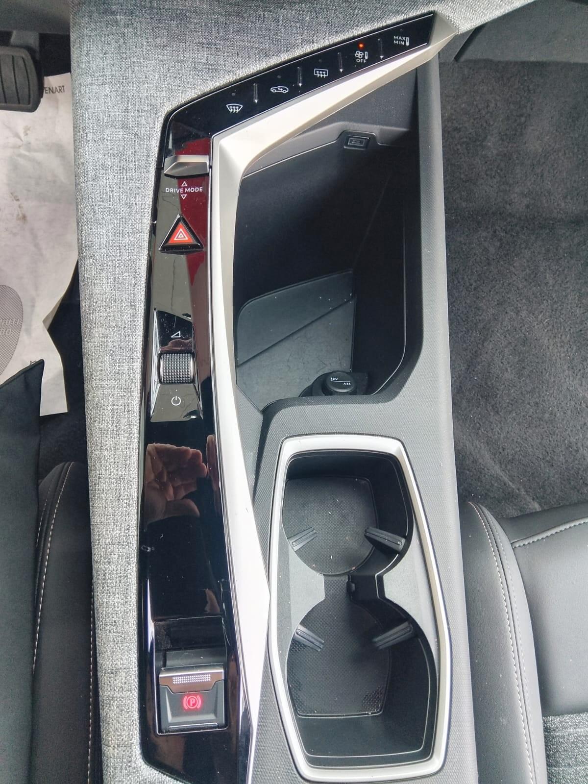 Peugeot 3008 Hybrid 145 e-DCS6 Allure