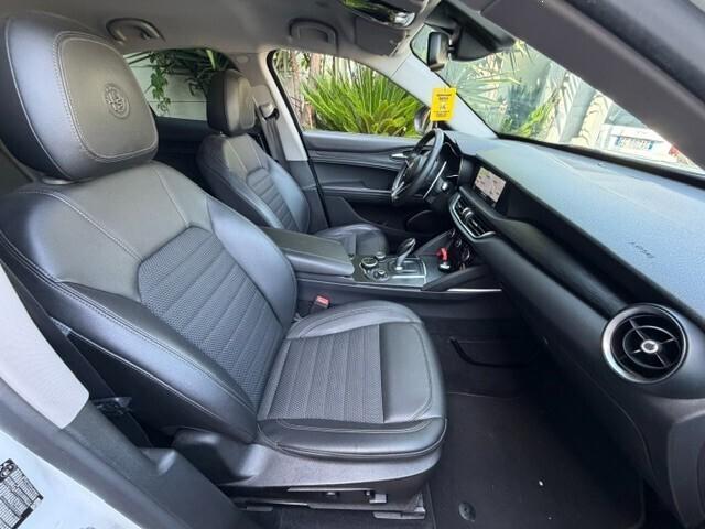 Alfa Romeo Stelvio 2.2 Turbodiesel 210 CV AT8 Q4 Super