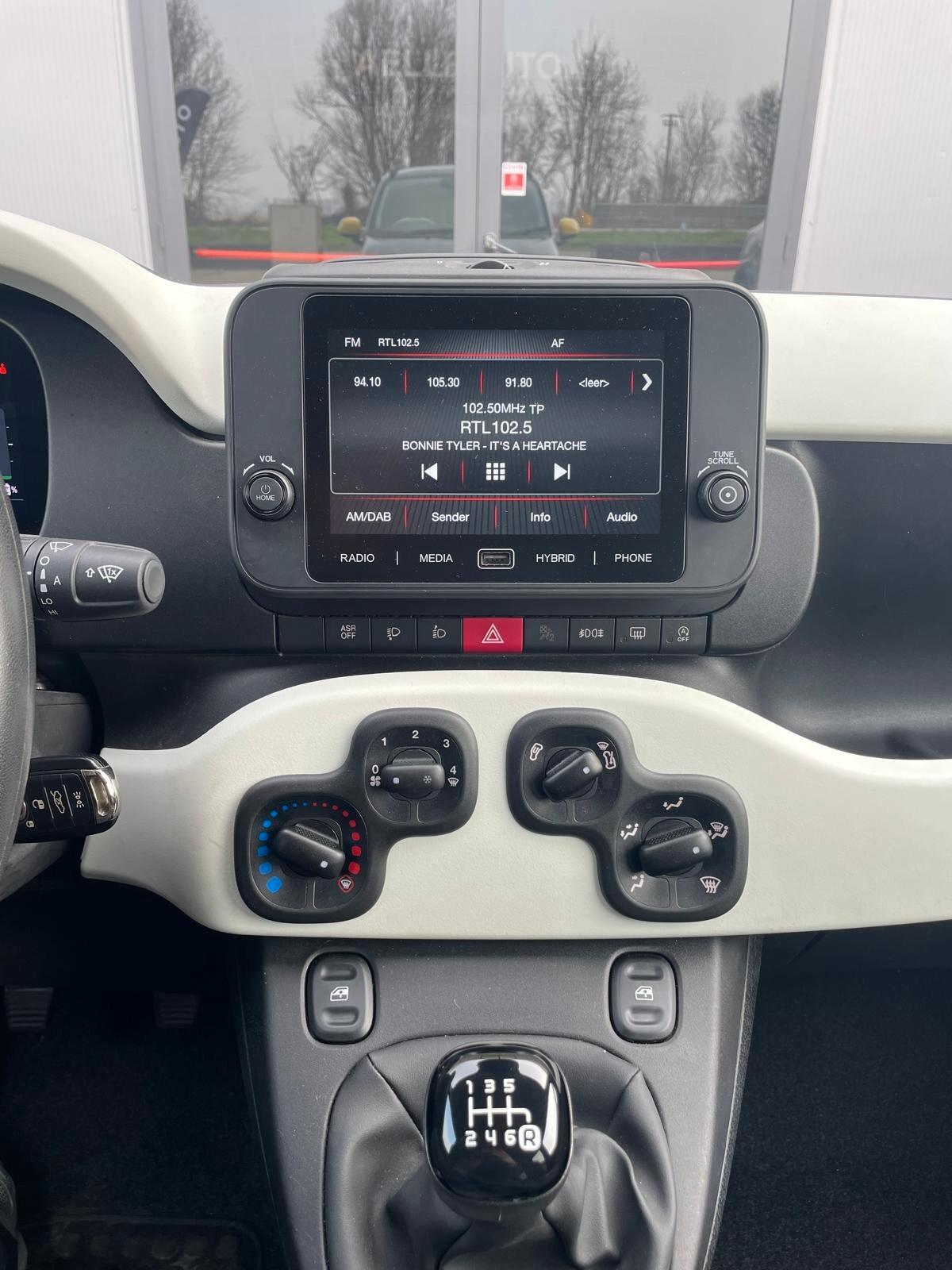 Fiat Panda Pandina 1.0 Hybrid