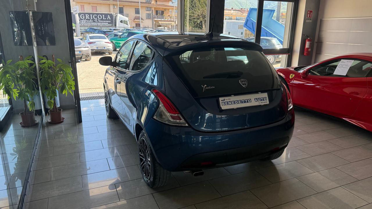 Lancia Ypsilon 1.2 69 CV 5 porte GPL Gold Plus