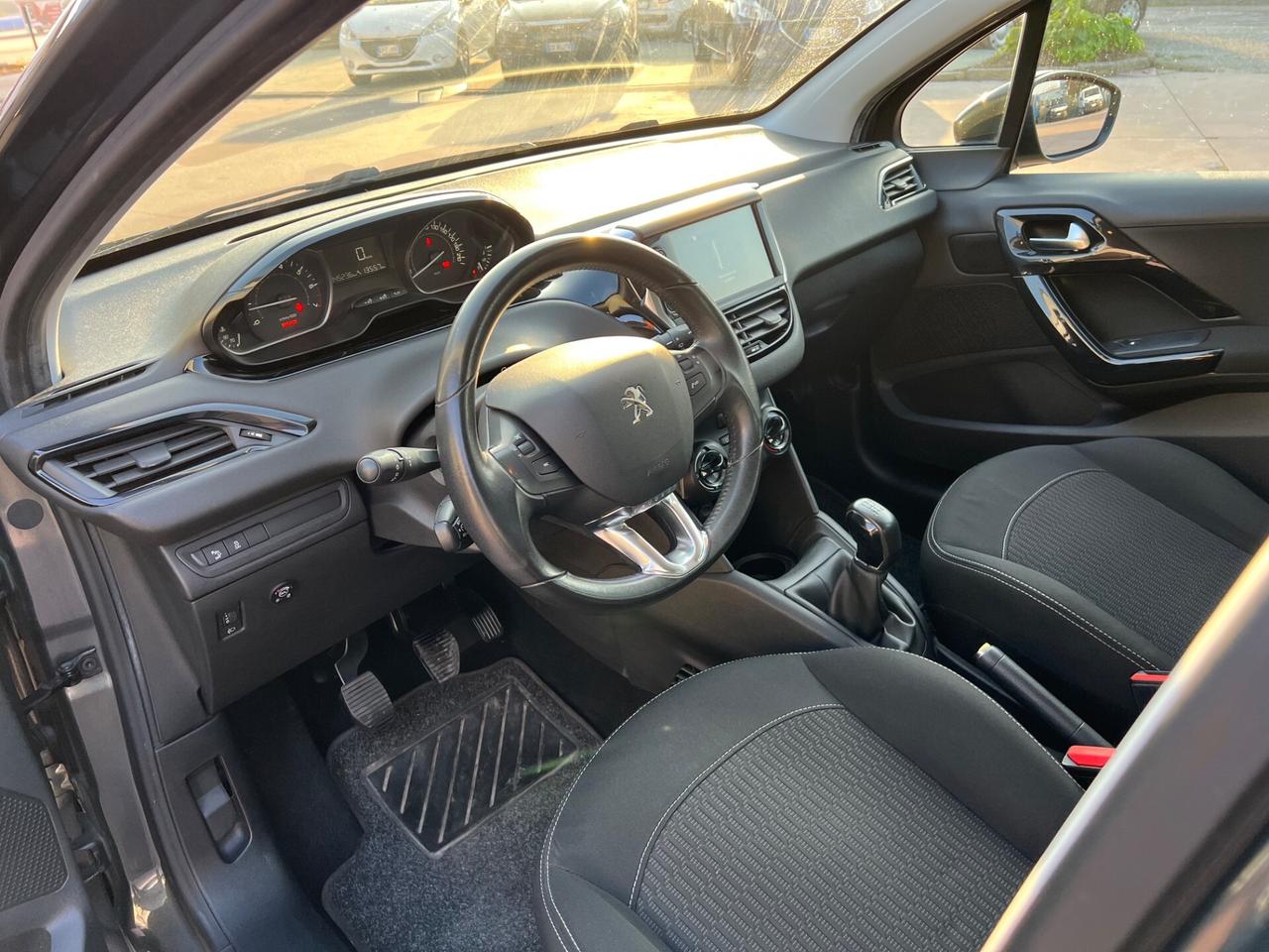 Peugeot 208 PureTech 82 5p. GPL Allure