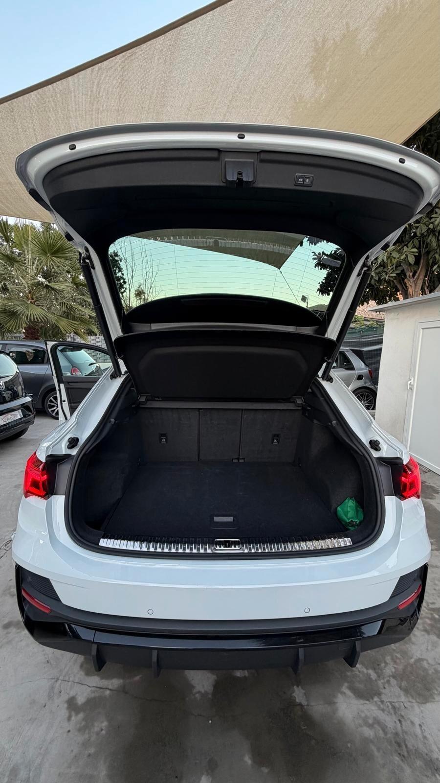 Audi Q3 Sportback Black S line