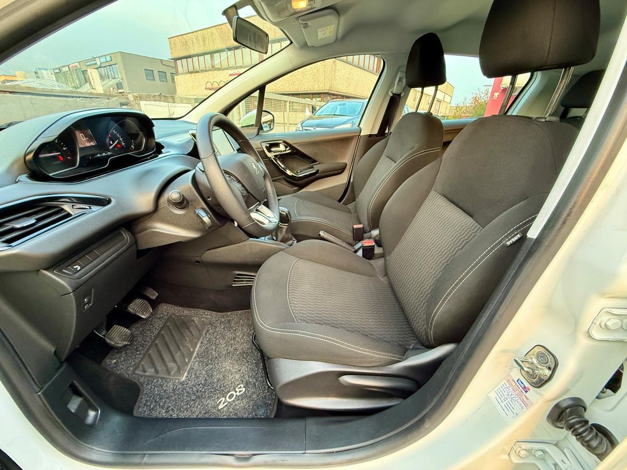 Peugeot 208 1.2i Benzina 82CV 5PT NEOPATENTATI 117.000KM