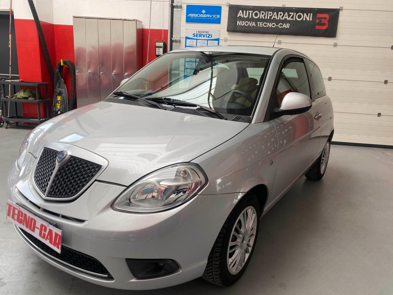 Lancia Ypsilon 1.2 Versus