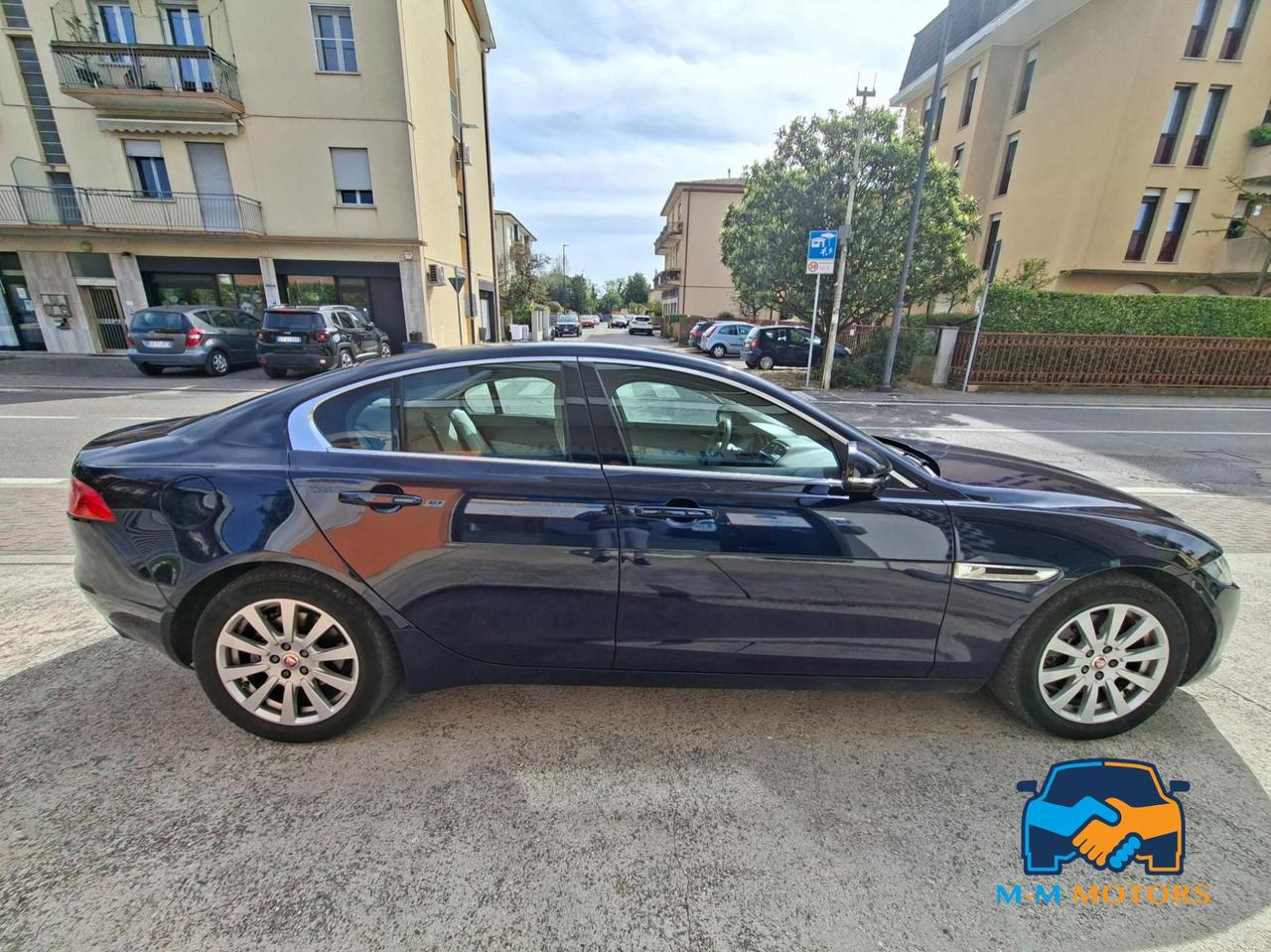 Jaguar XE Berlina XE 2.0d i4 Prestige Business edition 180cv auto my18