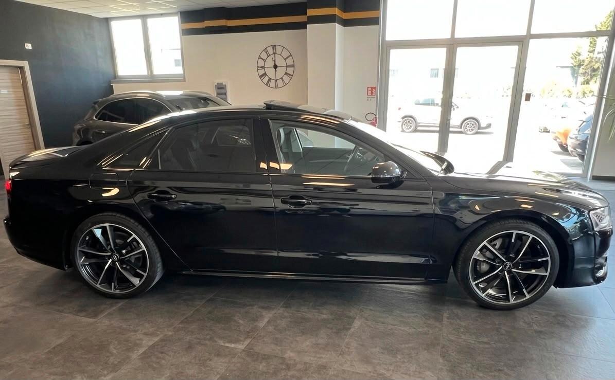 Audi A8 S8 4.0 TFSI quattro tiptronic plus