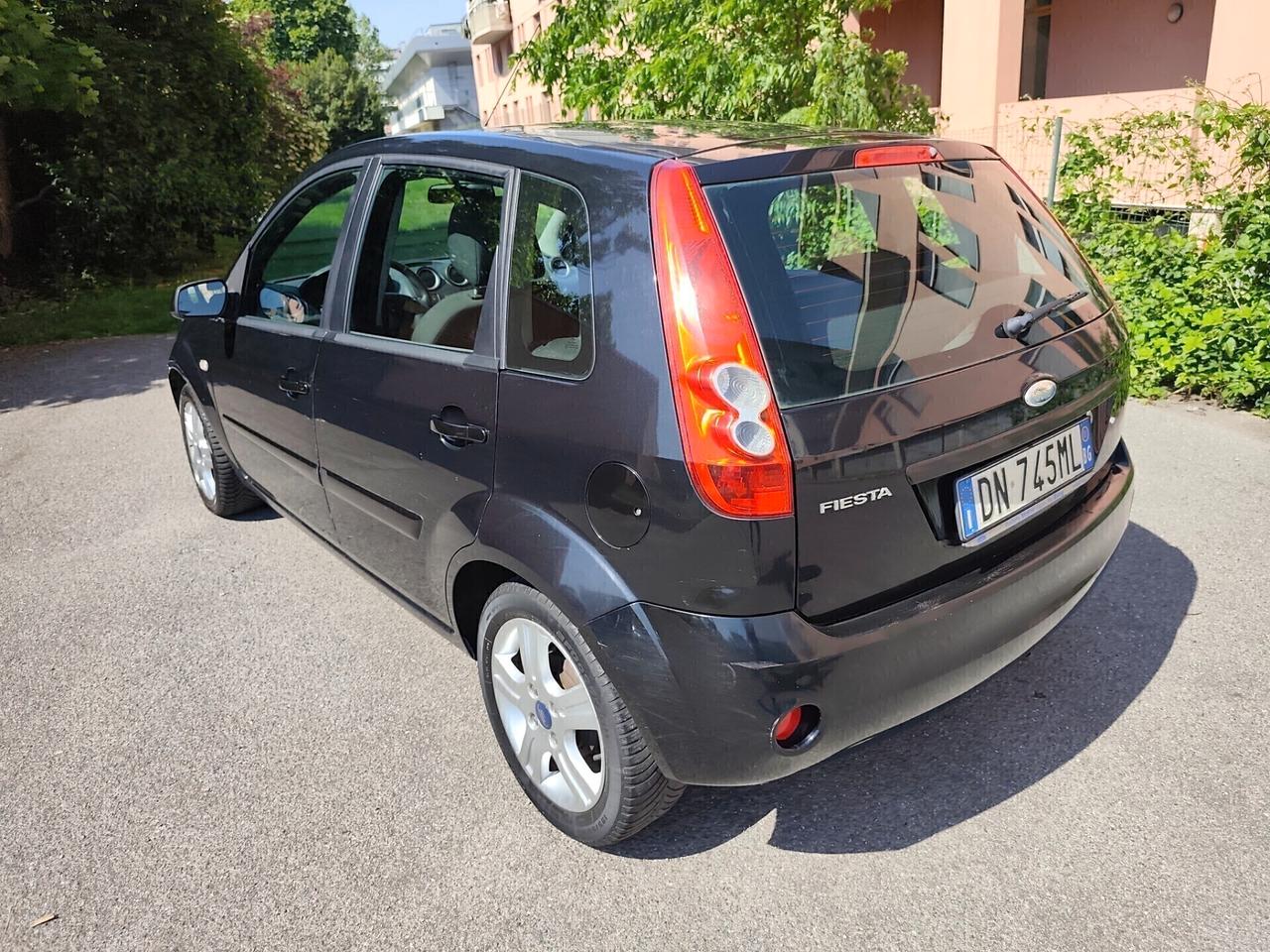 Ford Fiesta 1.2 Benz GPL 5 porte