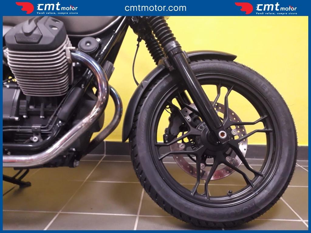 Moto Guzzi V7 - 2015