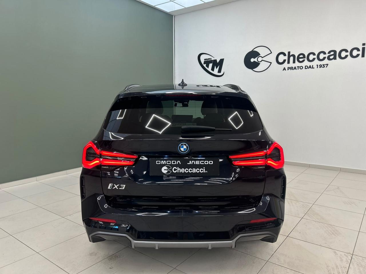 Bmw IX3 Impressive