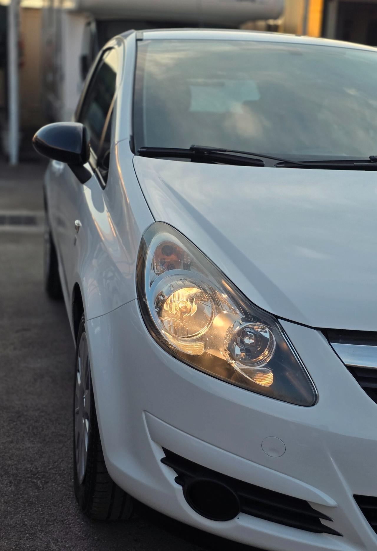 Opel Corsa 1.2 80CV 3 porte GPL-TECH Edition