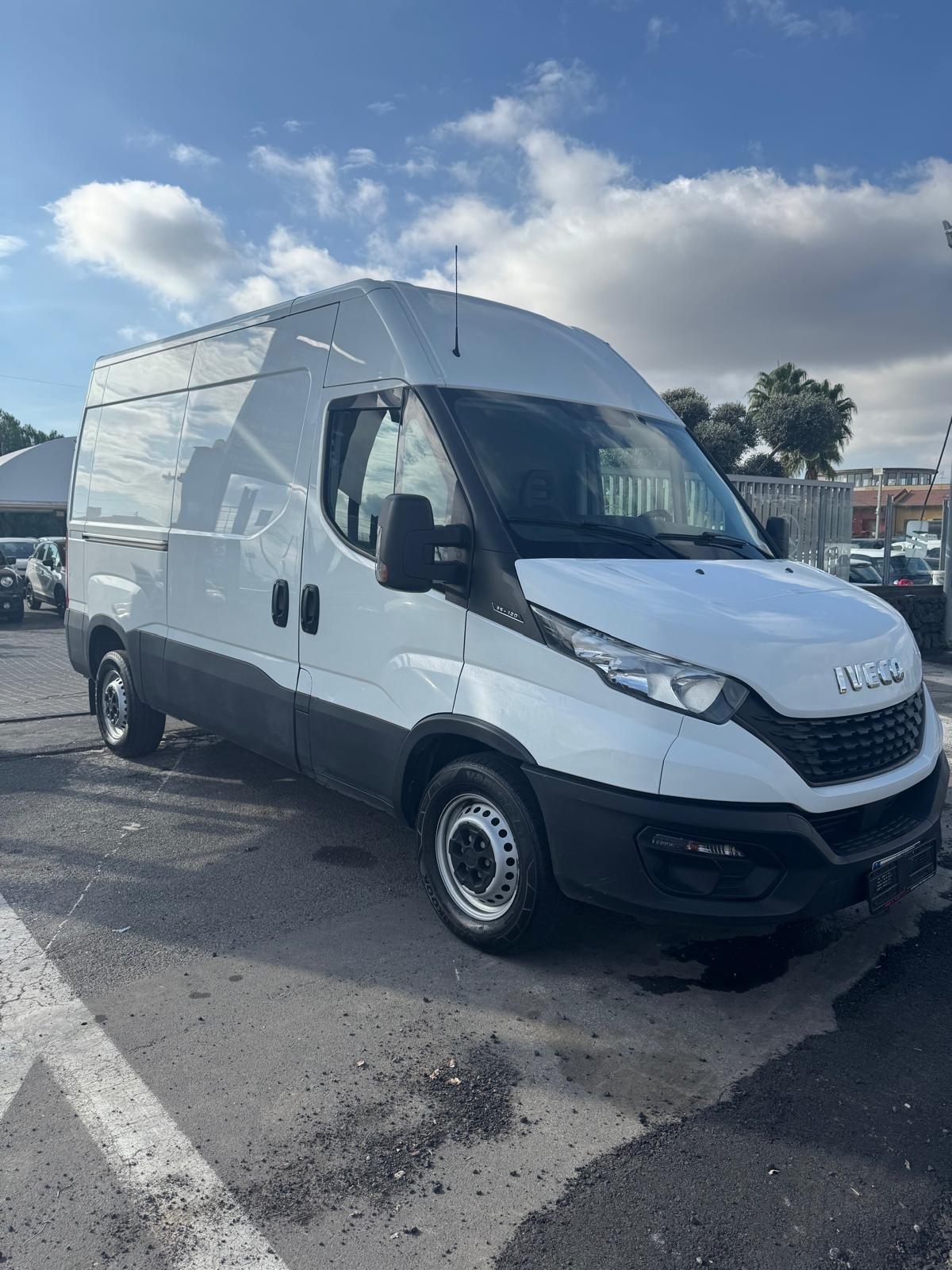 Iveco daily 2.2 coibentato..PARI AL NUOVO