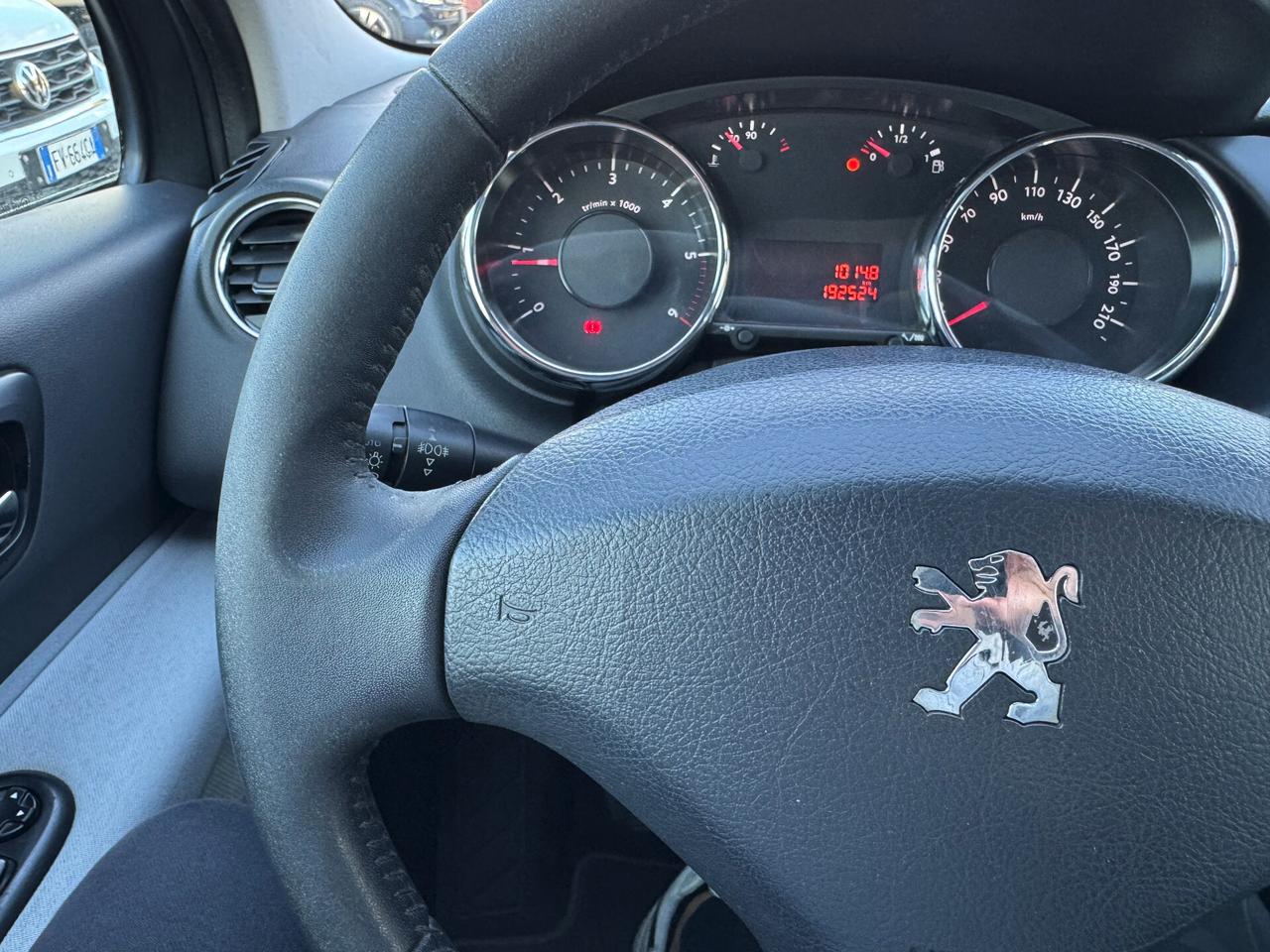 Peugeot 3008 1.6 HDi 115CV Business