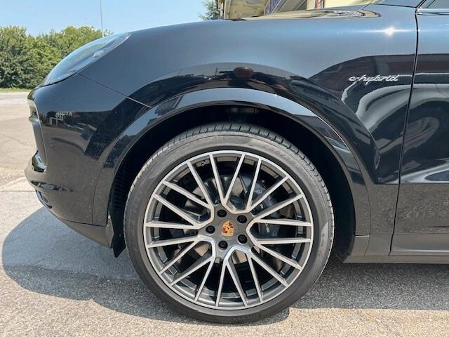 Porsche Cayenne Coupé 3.0 V6 E-Hybrid Platinum Edition