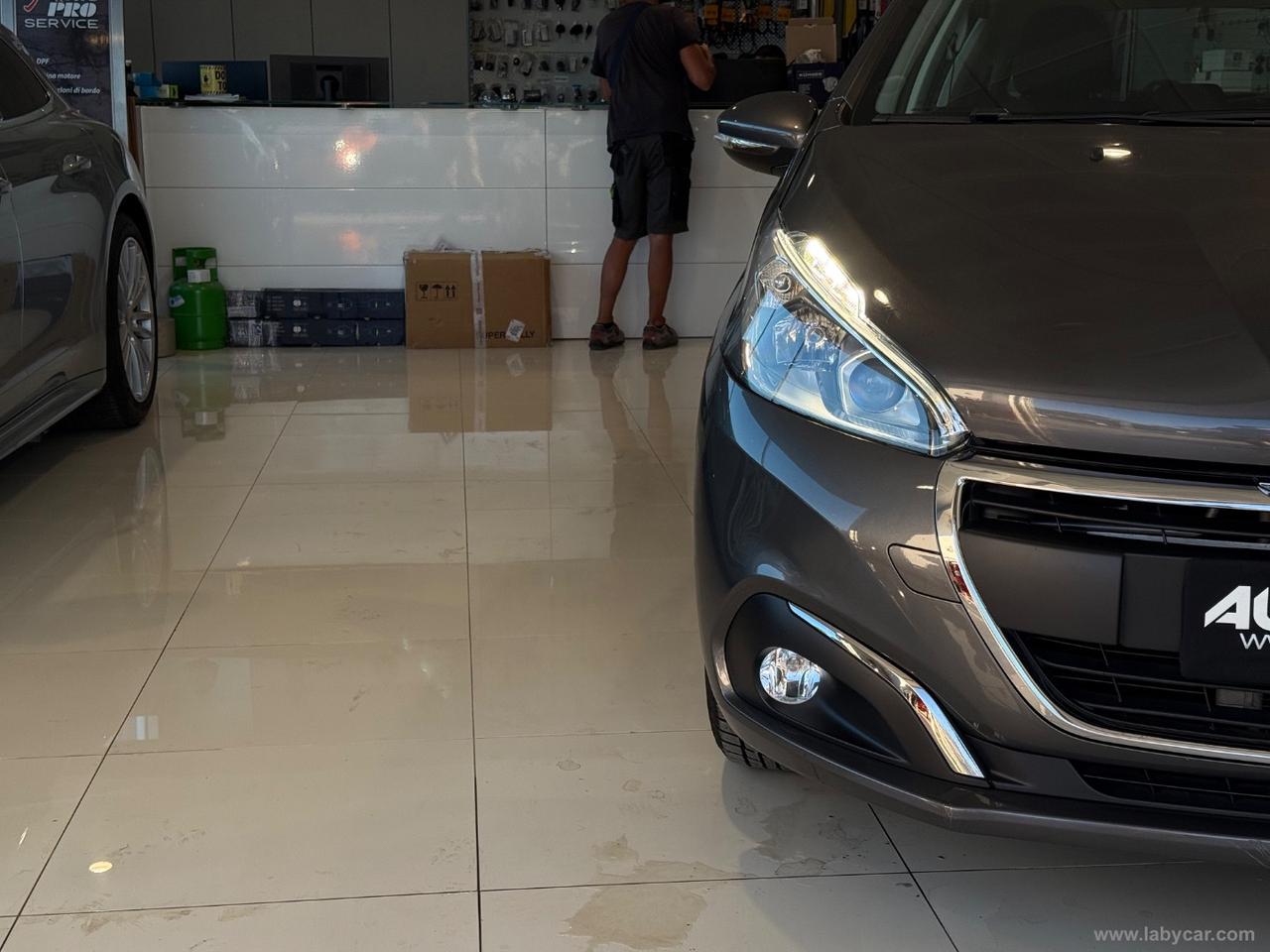 PEUGEOT 208 PureTech 82 5p. Allure