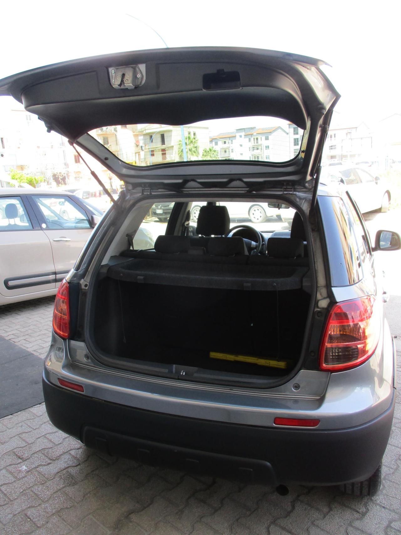 FIAT Sedici 2.0 MJT 16V 4x2 Emotion
