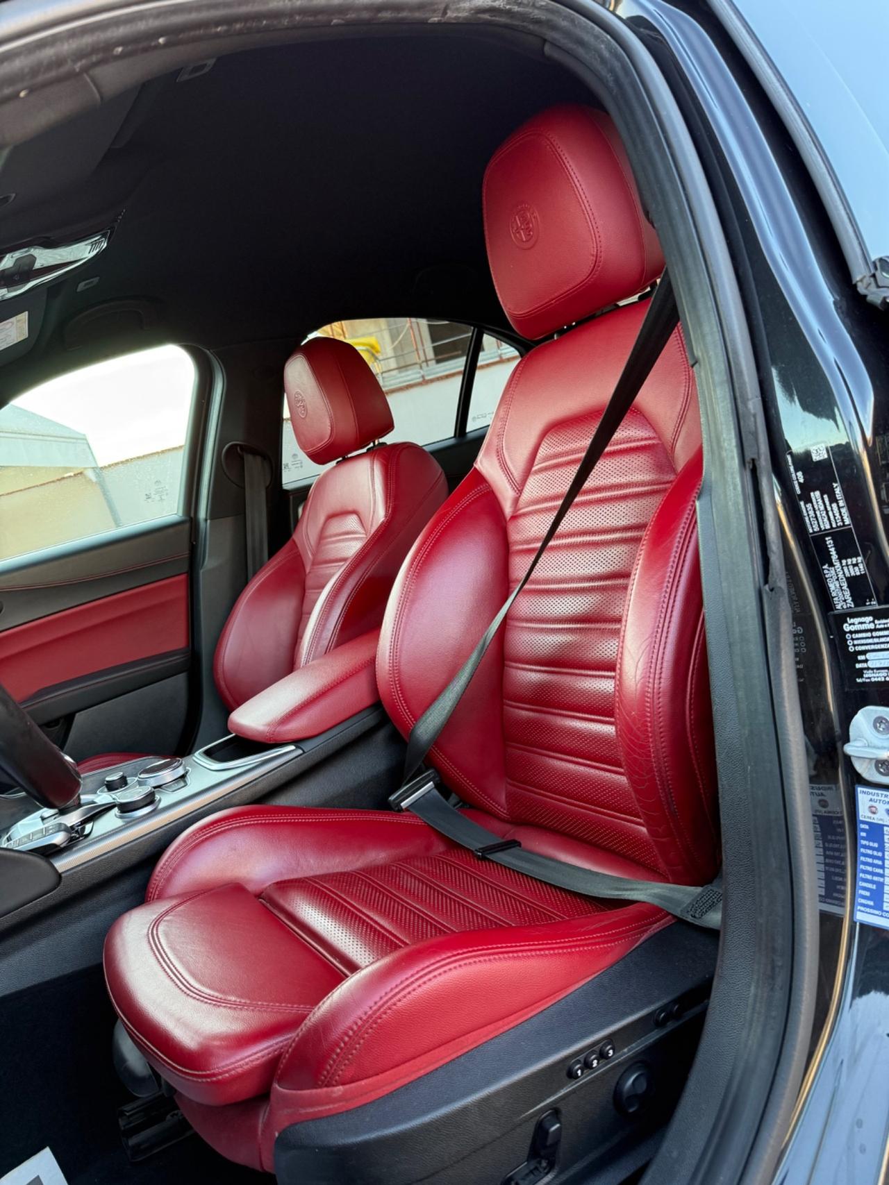 Alfa Romeo Giulia 2.0 Turbo 280 CV AT8 Veloce