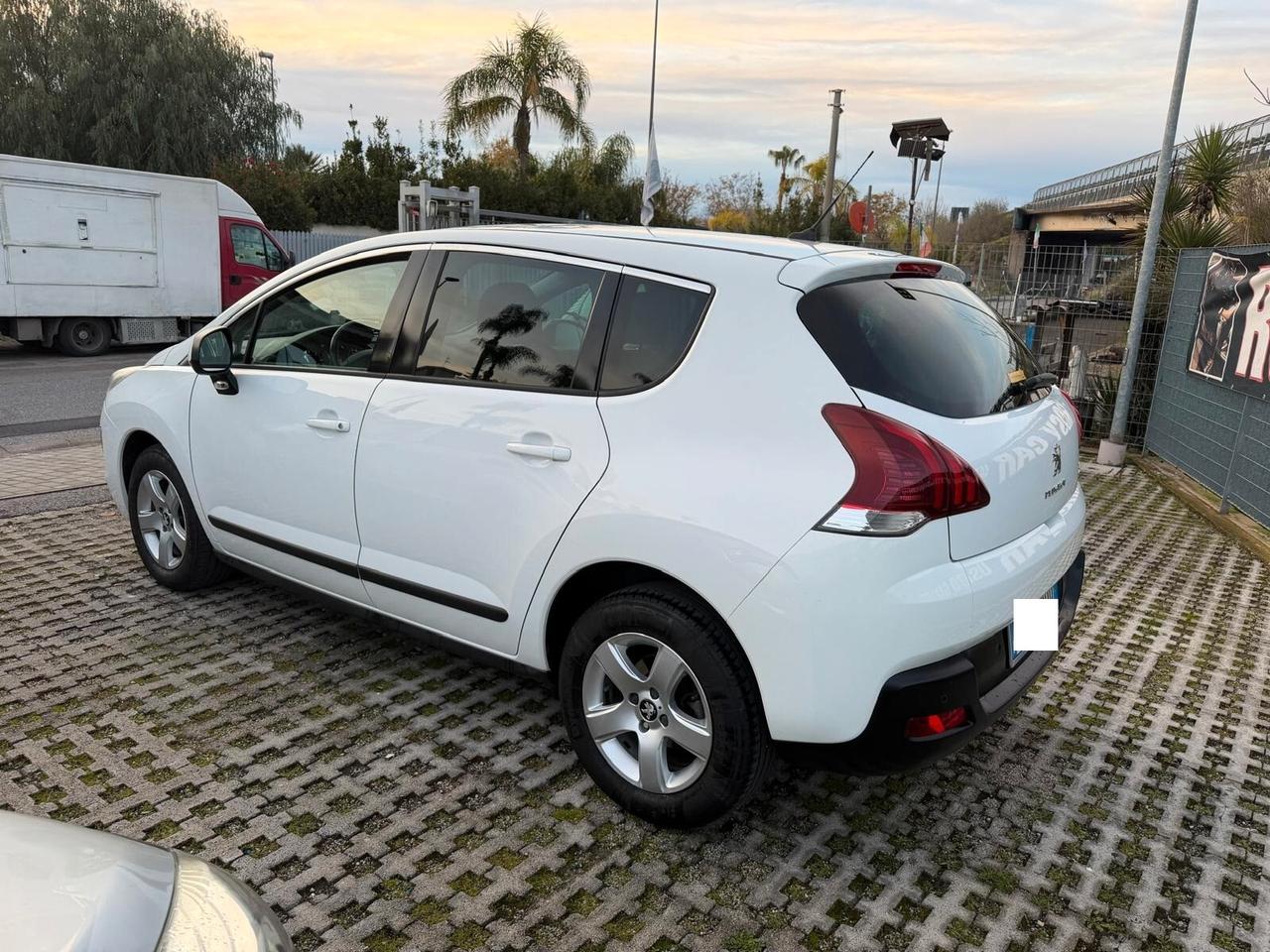 Peugeot 3008 BlueHDi 115cv S&S Allure-04/2015