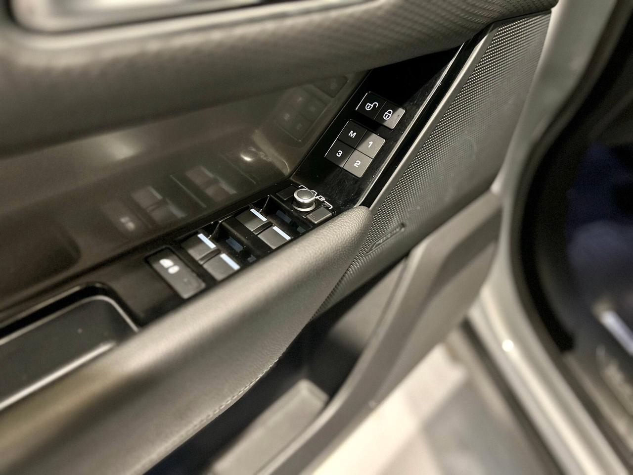 Land Rover Range Velar 2.0D I4 180 CV S *PREZZO PROMO*