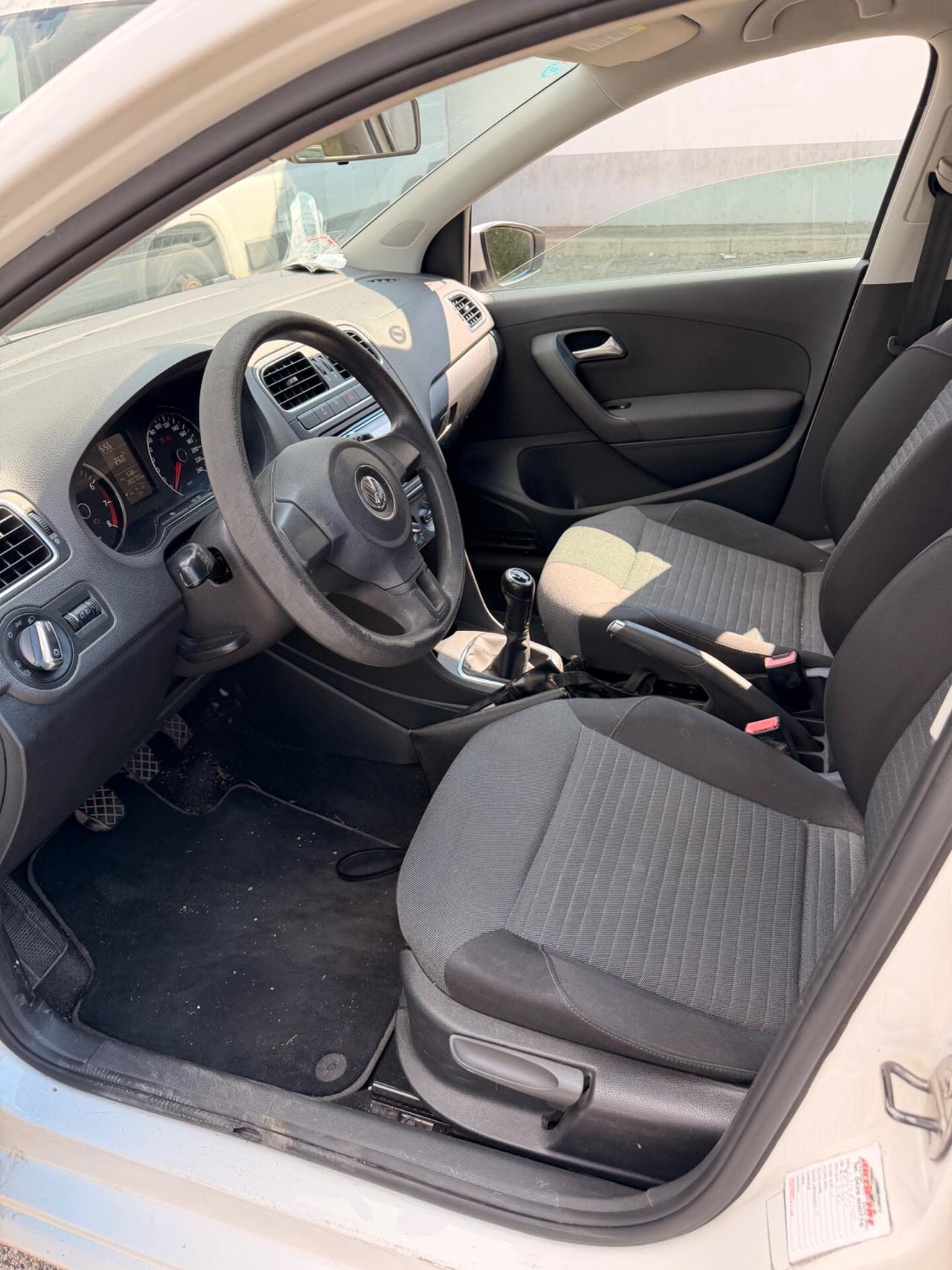 Volkswagen Polo 1.2/70CV motore cambio ok