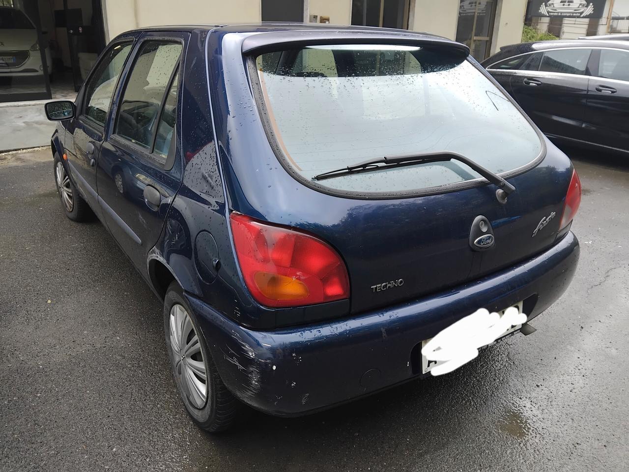 Ford Fiesta 1.2i 16V cat 5 porte Techno