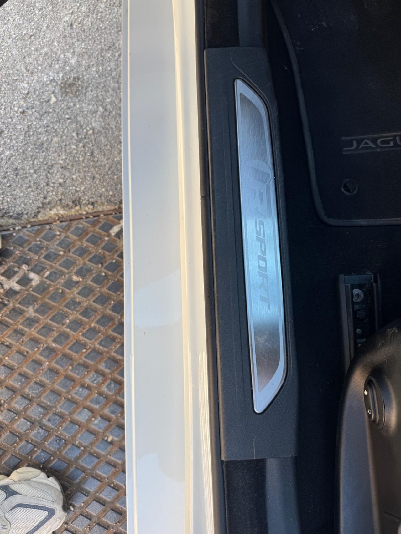 Jaguar XE 2.0 D 180 CV Landmark Edition