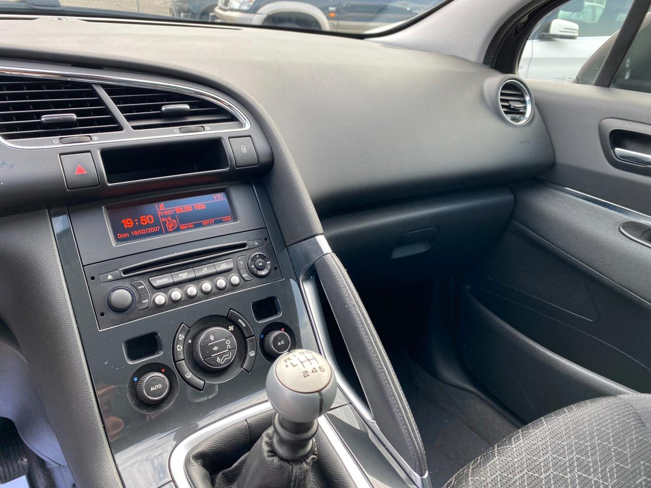 PEUGEOT 3008 1.6 HDi 115cv GARANTITA