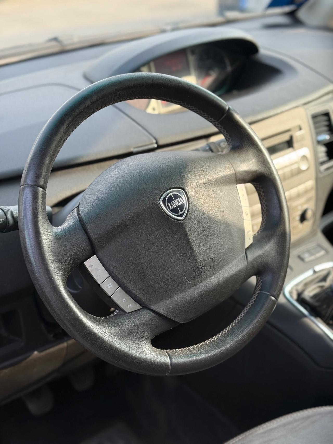 Lancia MUSA 1.4 16V Poltrona Frau