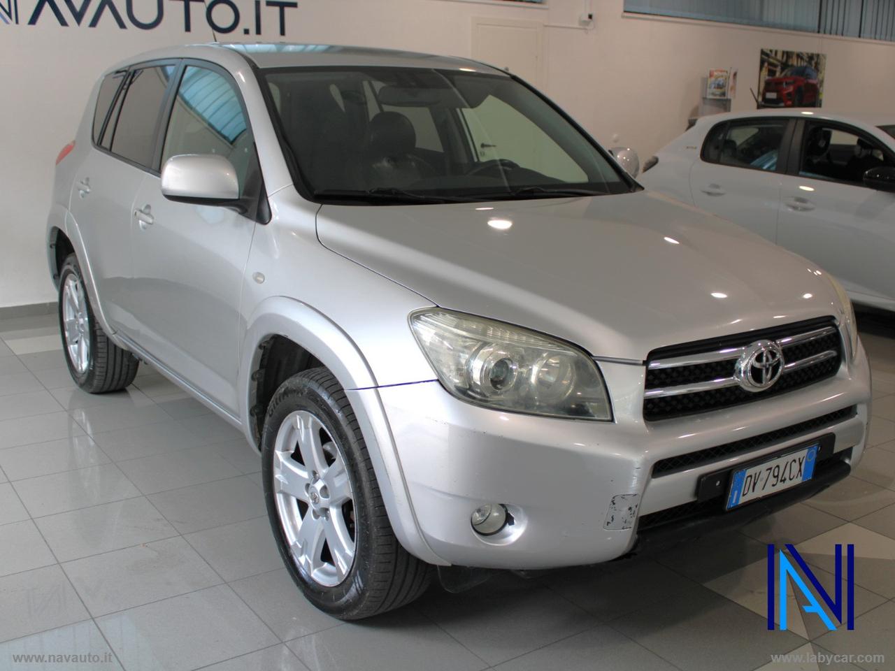 TOYOTA RAV4 2.2 D-4D 177 CV Luxury