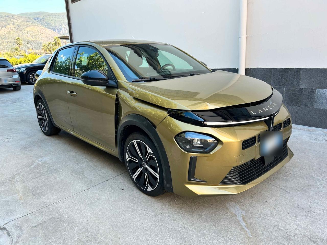Lancia Ypsilon Hybrid 100CV e-DCT - 2025 Incidentata