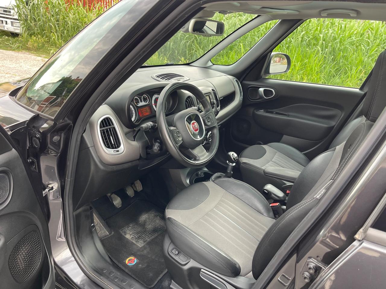 Fiat 500L 1.6 Multijet 120 CV (DOMMYcars)
