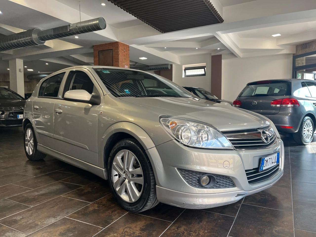 Opel Astra 1.6 16V VVT 5 porte Enjoy